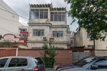 Casa à venda com 296m², 4 quartos e 2 vagas Casa à venda com 296m², 4 quartos e 2 vagasFachada do imóvel