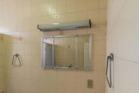 Casa à venda com 296m², 4 quartos e 2 vagas Casa à venda com 296m², 4 quartos e 2 vagasBanheiro Social 1