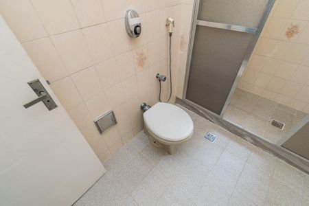 Casa à venda com 296m², 4 quartos e 2 vagas Casa à venda com 296m², 4 quartos e 2 vagasBanheiro Social 1