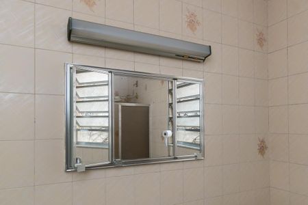 Casa à venda com 296m², 4 quartos e 2 vagas Casa à venda com 296m², 4 quartos e 2 vagasBanheiro da Suíte