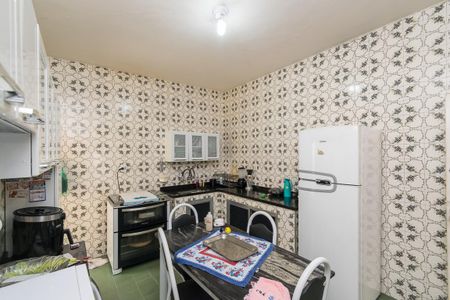 Casa à venda com 296m², 4 quartos e 2 vagas Casa à venda com 296m², 4 quartos e 2 vagasCozinha