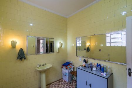 Casa à venda com 296m², 4 quartos e 2 vagas Casa à venda com 296m², 4 quartos e 2 vagasBanheiro Social 2