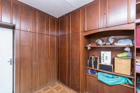 Casa à venda com 296m², 4 quartos e 2 vagas Casa à venda com 296m², 4 quartos e 2 vagasQuarto 2 - Armários