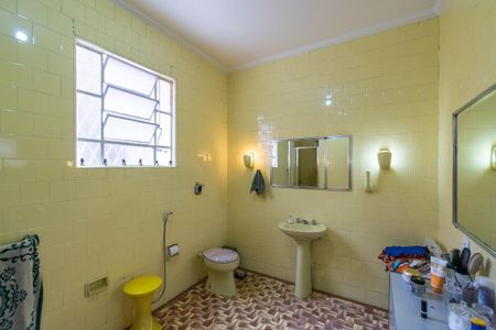 Casa à venda com 296m², 4 quartos e 2 vagas Casa à venda com 296m², 4 quartos e 2 vagasBanheiro Social 2