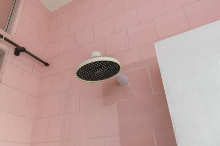 Casa à venda com 296m², 4 quartos e 2 vagas Casa à venda com 296m², 4 quartos e 2 vagasBanheiro de Serviço