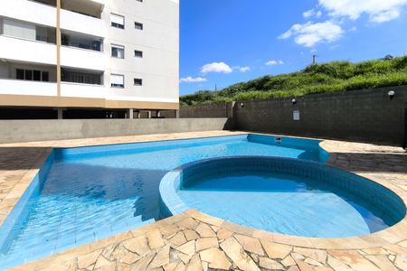 Apartamento à venda com 136m², 3 quartos e 2 vagas Apartamento à venda com 136m², 3 quartos e 2 vagasÁrea comum - Piscina