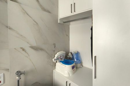 Apartamento à venda com 136m², 3 quartos e 2 vagas Apartamento à venda com 136m², 3 quartos e 2 vagasÁrea de Serviço