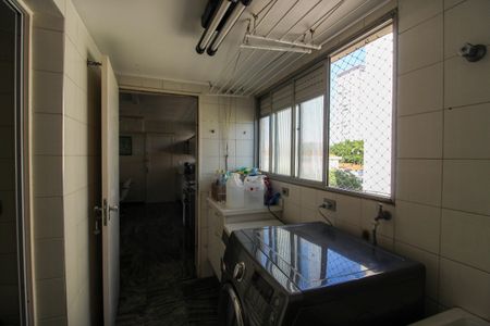 Apartamento à venda com 115m², 3 quartos e 2 vagas Apartamento à venda com 115m², 3 quartos e 2 vagasÁrea de Serviço