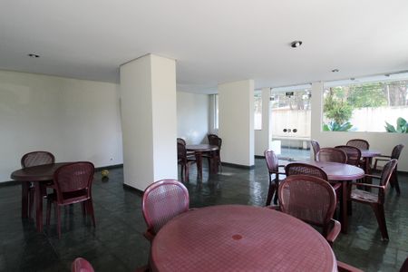 Apartamento à venda com 115m², 3 quartos e 2 vagas Apartamento à venda com 115m², 3 quartos e 2 vagasÁrea comum - Salão de festas