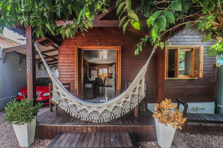 Casa à venda com 78m², 2 quartos e 2 vagas Casa à venda com 78m², 2 quartos e 2 vagasFachada