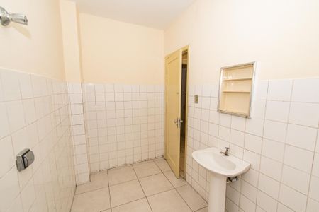 Apartamento para alugar com 100m², 2 quartos e sem vaga Apartamento para alugar com 100m², 2 quartos e sem vagaBanheiro