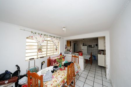 Casa à venda com 132m², 4 quartos e 2 vagas Casa à venda com 132m², 4 quartos e 2 vagasCozinha