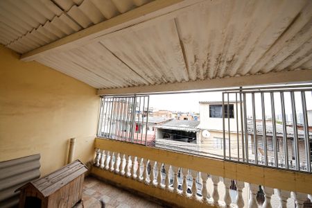 Casa à venda com 132m², 4 quartos e 2 vagas Casa à venda com 132m², 4 quartos e 2 vagasVaranda