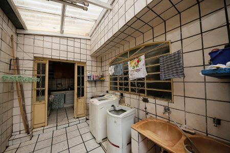 Casa à venda com 132m², 4 quartos e 2 vagas Casa à venda com 132m², 4 quartos e 2 vagasÁrea de Serviço