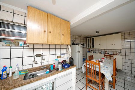 Casa à venda com 132m², 4 quartos e 2 vagas Casa à venda com 132m², 4 quartos e 2 vagasCozinha