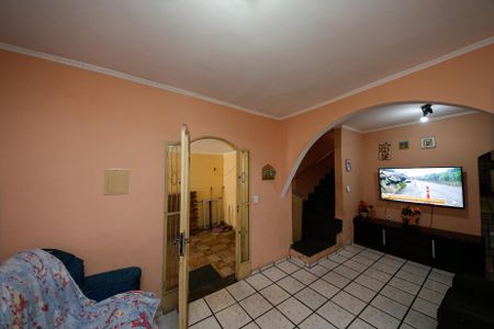 Casa à venda com 132m², 4 quartos e 2 vagas Casa à venda com 132m², 4 quartos e 2 vagasSala