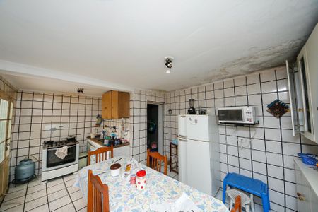 Casa à venda com 132m², 4 quartos e 2 vagas Casa à venda com 132m², 4 quartos e 2 vagasCozinha