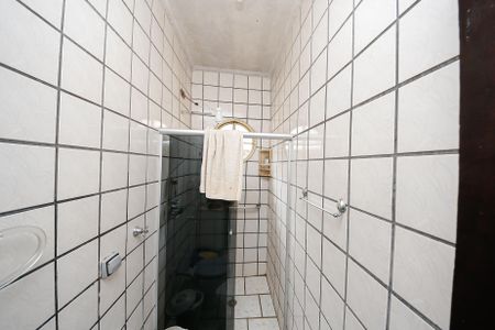 Casa à venda com 132m², 4 quartos e 2 vagas Casa à venda com 132m², 4 quartos e 2 vagasBanheiro