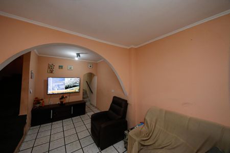 Casa à venda com 132m², 4 quartos e 2 vagas Casa à venda com 132m², 4 quartos e 2 vagasSala