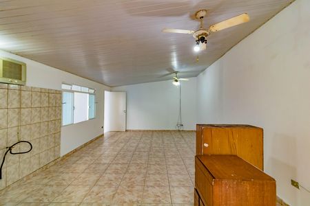 Casa à venda com 158m², 2 quartos e 2 vagas Casa à venda com 158m², 2 quartos e 2 vagasCozinha