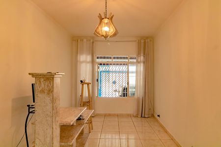 Casa à venda com 158m², 2 quartos e 2 vagas Casa à venda com 158m², 2 quartos e 2 vagasSala