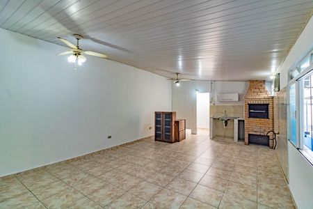 Casa à venda com 158m², 2 quartos e 2 vagas Casa à venda com 158m², 2 quartos e 2 vagasCozinha