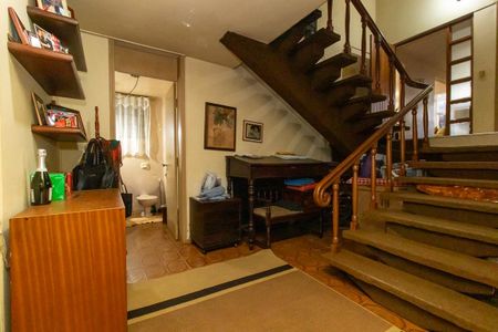 Casa para alugar com 350m², 3 quartos e 9 vagas Casa para alugar com 350m², 3 quartos e 9 vagasHall