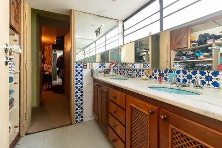 Casa para alugar com 350m², 3 quartos e 9 vagas Casa para alugar com 350m², 3 quartos e 9 vagasBanheiro Social 2