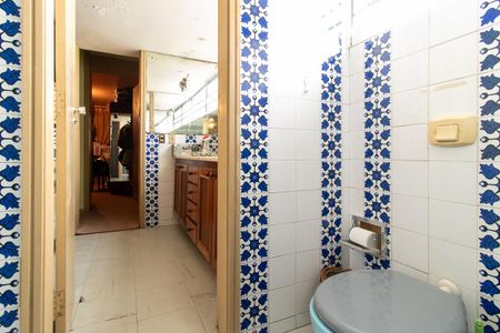 Casa para alugar com 350m², 3 quartos e 9 vagas Casa para alugar com 350m², 3 quartos e 9 vagasBanheiro Social 2