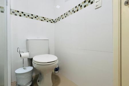 Apartamento à venda com 70m², 3 quartos e 1 vaga Apartamento à venda com 70m², 3 quartos e 1 vagaBanheiro