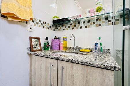Apartamento à venda com 70m², 3 quartos e 1 vaga Apartamento à venda com 70m², 3 quartos e 1 vagaBanheiro da Suíte