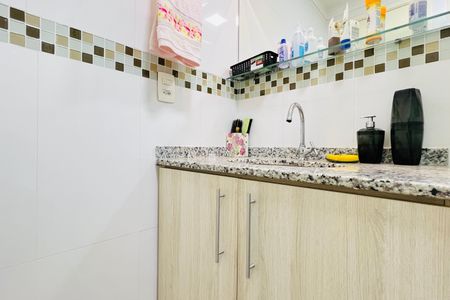 Apartamento à venda com 70m², 3 quartos e 1 vaga Apartamento à venda com 70m², 3 quartos e 1 vagaBanheiro