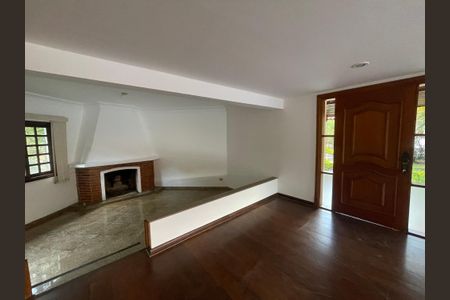 Casa de condomínio para alugar com 390m², 5 quartos e 4 vagas Casa de condomínio para alugar com 390m², 5 quartos e 4 vagasSala