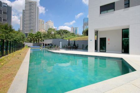 Apartamento à venda com 81m², 2 quartos e 2 vagas Apartamento à venda com 81m², 2 quartos e 2 vagasÁrea comum - Piscina