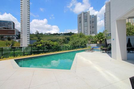 Apartamento à venda com 81m², 2 quartos e 2 vagas Apartamento à venda com 81m², 2 quartos e 2 vagasÁrea comum - Piscina