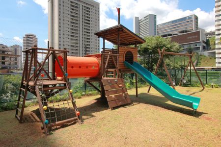 Apartamento à venda com 82m², 2 quartos e 2 vagas Apartamento à venda com 82m², 2 quartos e 2 vagasÁrea comum - Playground