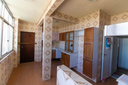 Apartamento à venda com 120m², 3 quartos e sem vaga Apartamento à venda com 120m², 3 quartos e sem vagaCozinha e Área de Serviço