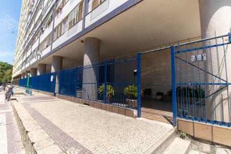 Apartamento à venda com 120m², 3 quartos e sem vaga Apartamento à venda com 120m², 3 quartos e sem vagaFachada