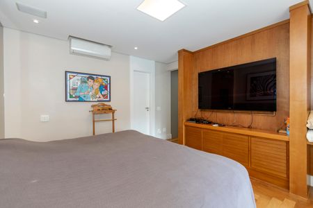 Apartamento à venda com 258m², 4 quartos e 4 vagas Apartamento à venda com 258m², 4 quartos e 4 vagasSuíte 1