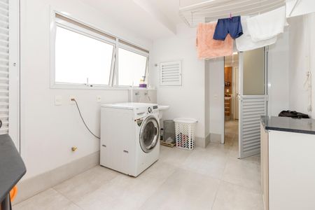 Apartamento à venda com 258m², 4 quartos e 4 vagas Apartamento à venda com 258m², 4 quartos e 4 vagasÁrea de Serviço