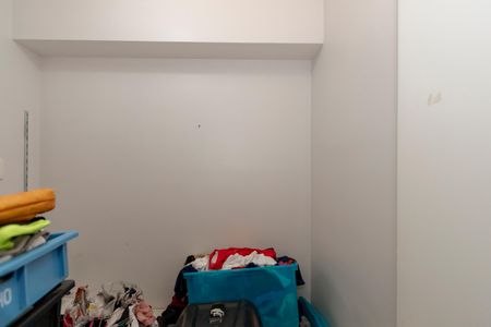 Apartamento à venda com 258m², 4 quartos e 4 vagas Apartamento à venda com 258m², 4 quartos e 4 vagasQuarto de Serviço