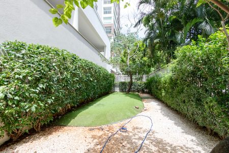 Apartamento à venda com 258m², 4 quartos e 4 vagas Apartamento à venda com 258m², 4 quartos e 4 vagasEspaço Pet