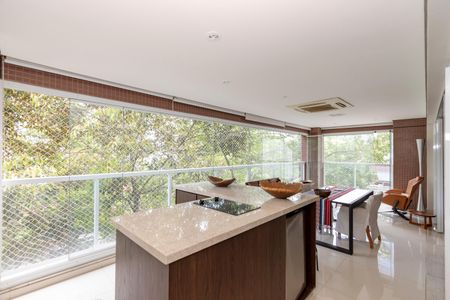 Apartamento à venda com 258m², 4 quartos e 4 vagas Apartamento à venda com 258m², 4 quartos e 4 vagasVaranda da Sala