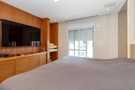 Apartamento à venda com 258m², 4 quartos e 4 vagas Apartamento à venda com 258m², 4 quartos e 4 vagasSuíte 1