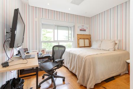 Apartamento à venda com 258m², 4 quartos e 4 vagas Apartamento à venda com 258m², 4 quartos e 4 vagasSuíte 4