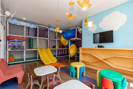 Apartamento à venda com 258m², 4 quartos e 4 vagas Apartamento à venda com 258m², 4 quartos e 4 vagasBrinquedoteca