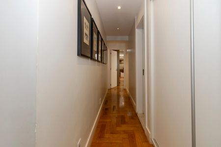 Apartamento à venda com 258m², 4 quartos e 4 vagas Apartamento à venda com 258m², 4 quartos e 4 vagasCorredor