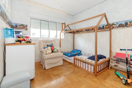 Apartamento à venda com 258m², 4 quartos e 4 vagas Apartamento à venda com 258m², 4 quartos e 4 vagasSuíte 3