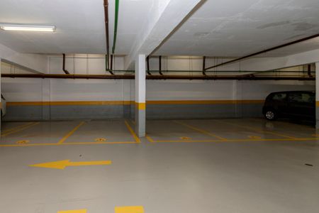 Apartamento à venda com 258m², 4 quartos e 4 vagas Apartamento à venda com 258m², 4 quartos e 4 vagasGaragem