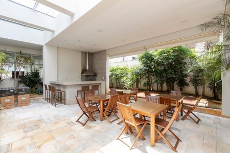 Apartamento à venda com 258m², 4 quartos e 4 vagas Apartamento à venda com 258m², 4 quartos e 4 vagasChurrasqueira